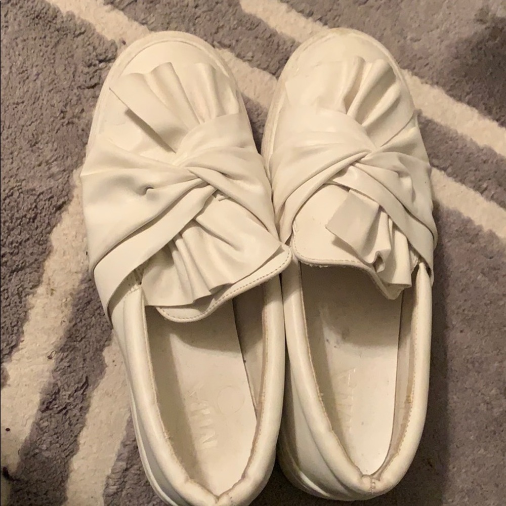 Cute tie knot slip on sneakers
